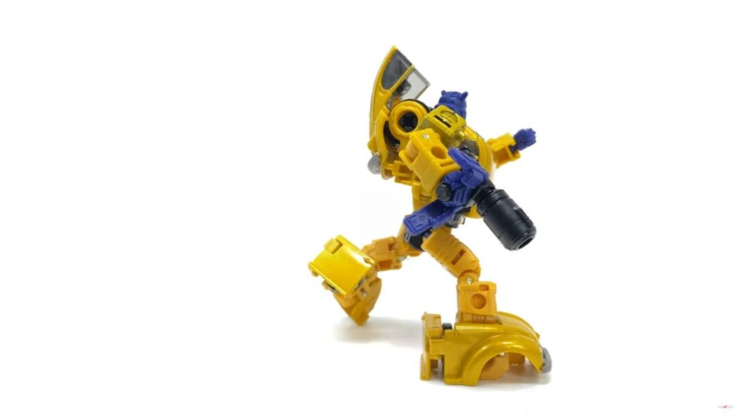 Transformers LEGACY Creatures Collide 4 Pack In Hand Image  (22 of 31)